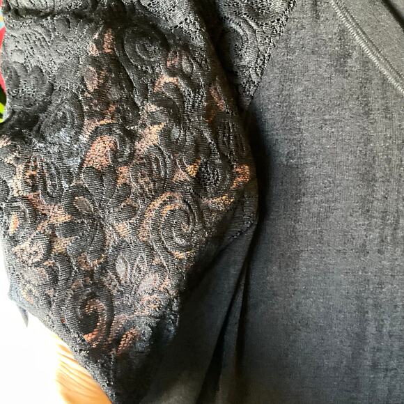 Jordan Taylor Women Blouse size XL Deep V-neck Lace Detail Stretchy Fancy Black - Picture 7 of 11